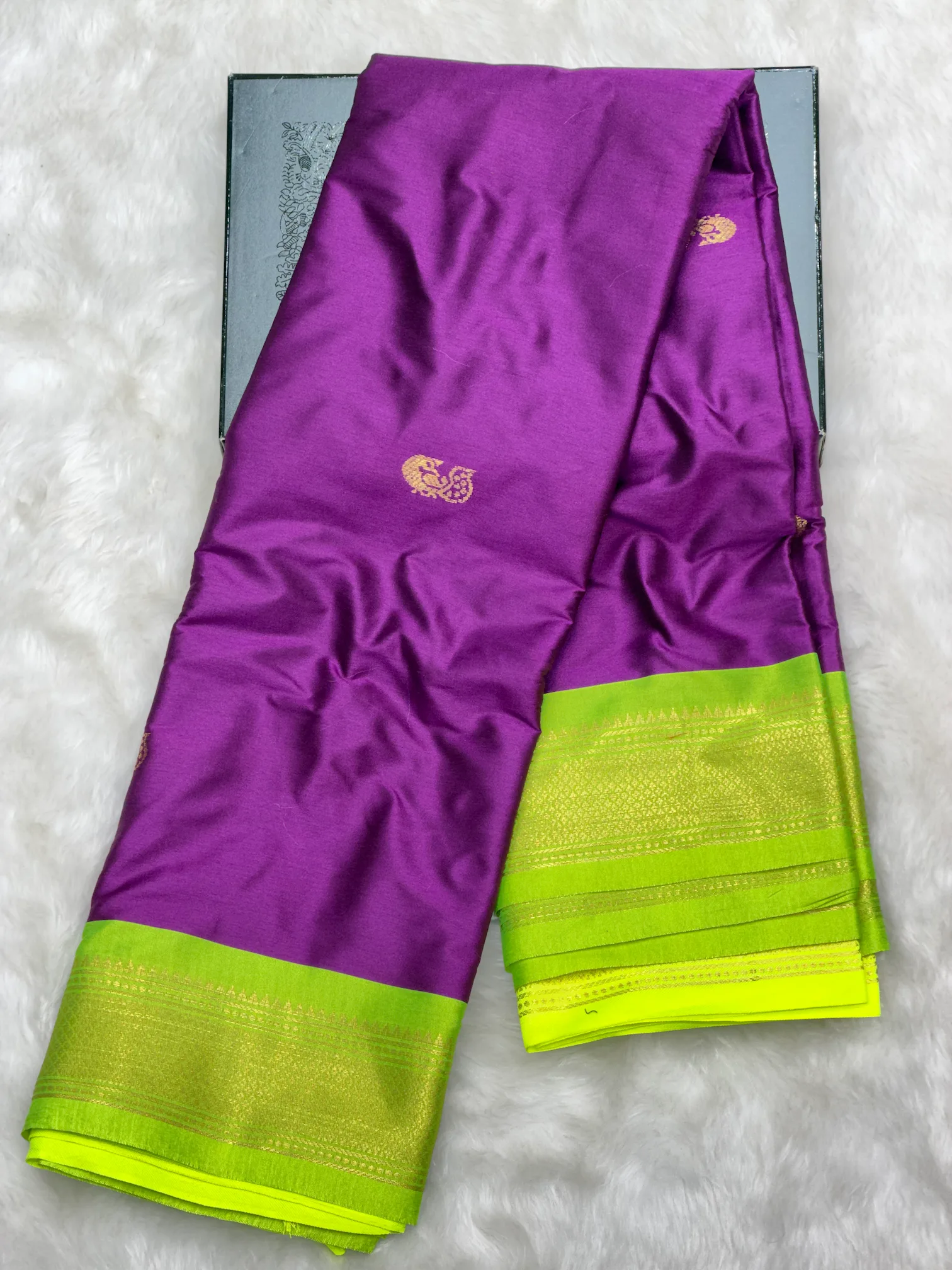 Sico Paithani Jambhala F01