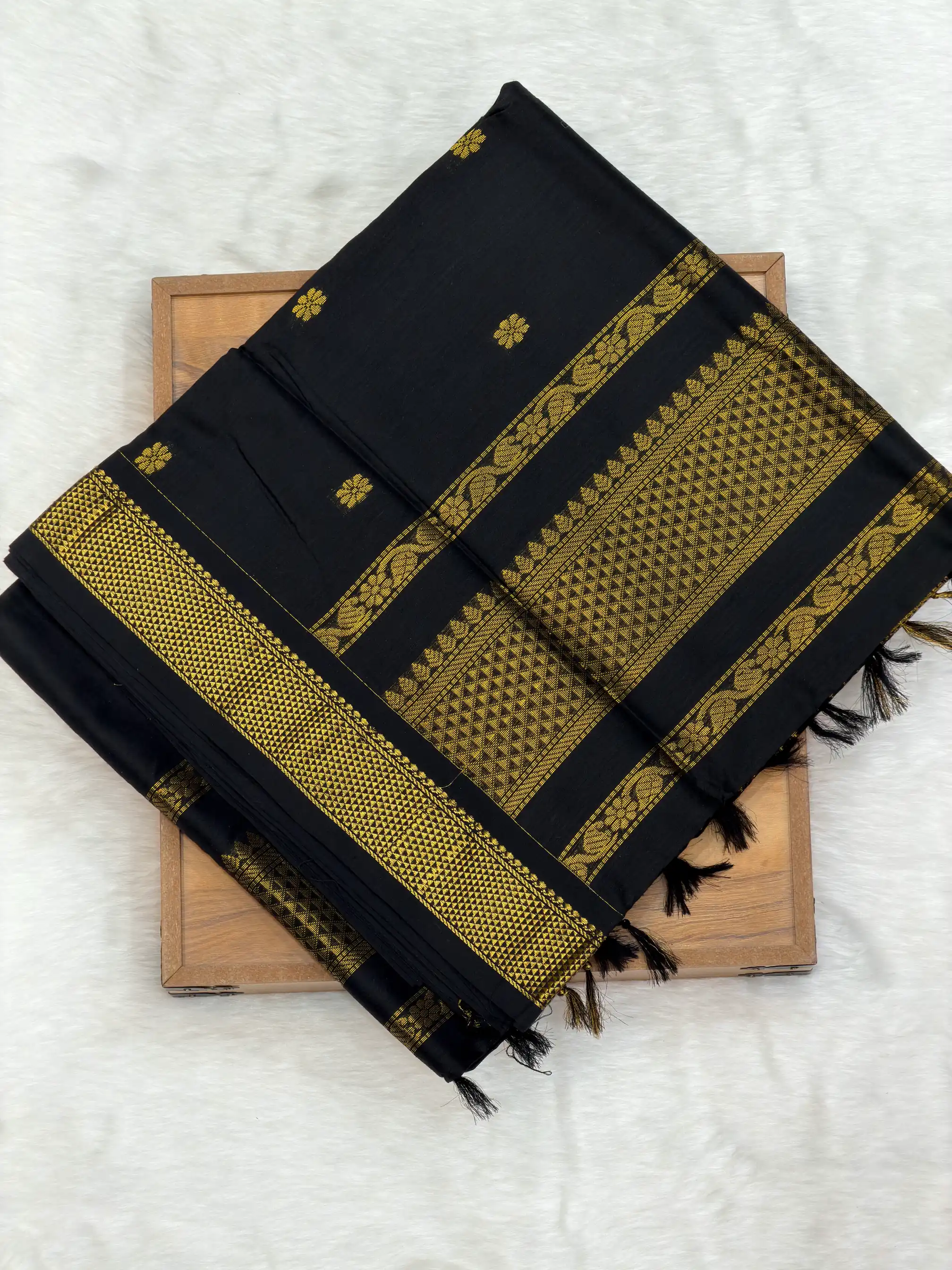 Lata Gadwal Self Black F11