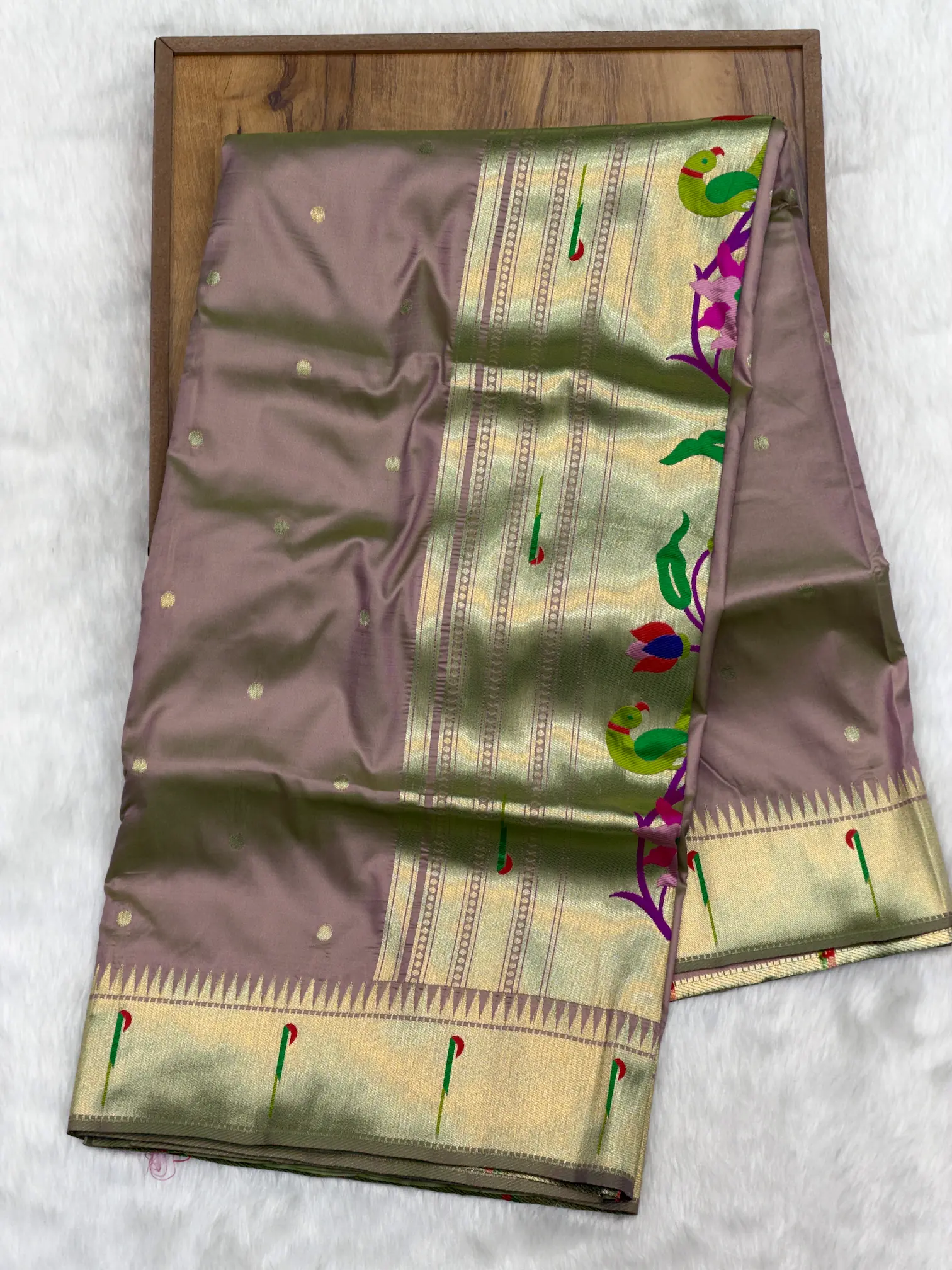 Trending Muniya Peach Paithani E01-5