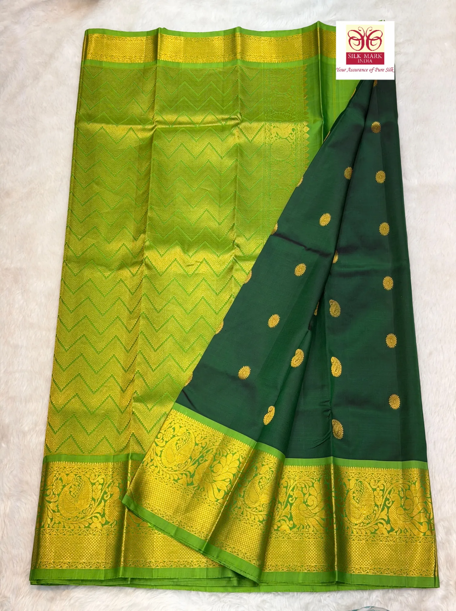 Pure Silk Handloom Gadwal Saree Bottle Green M01